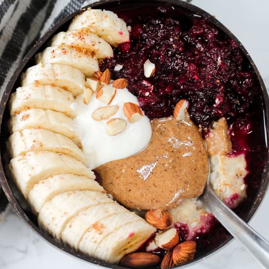 Mixed Berries & Oats Breakfast Bowl