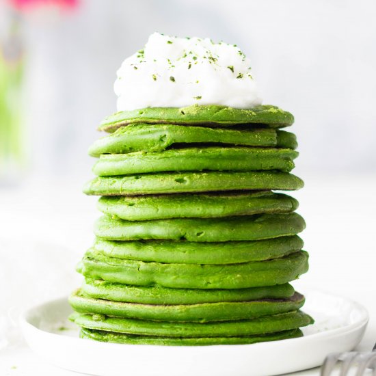 Vegan Dye-Free Green Pancakes