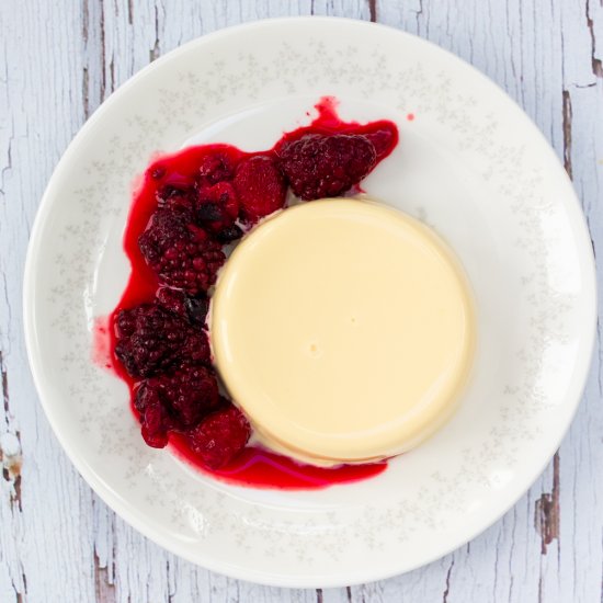 Vanilla panna cotta and Berry Sauce