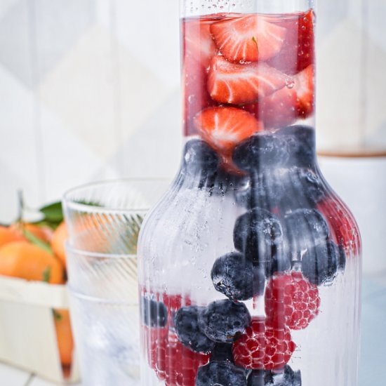 How to Make Fruit-Infused Water