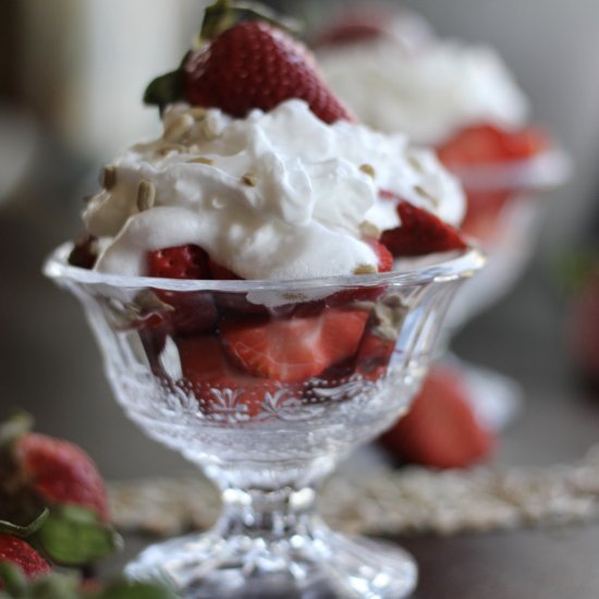 Amaretto Coconut Whipped Cream