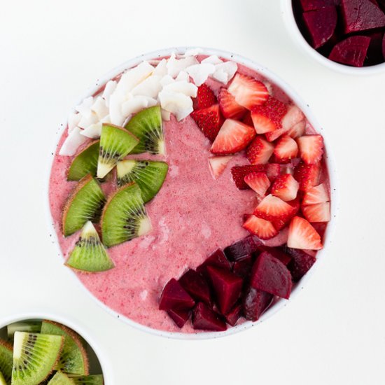 Strawberry Beet Smoothie Bowl