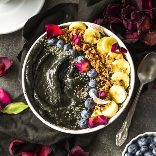 Blackberry Smoothie Bowl