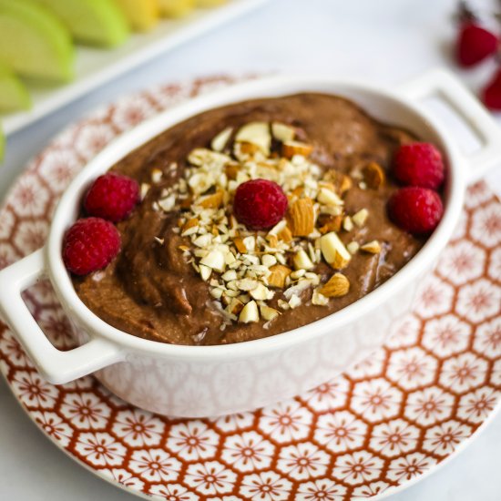 Cacao raspberry dessert hummus