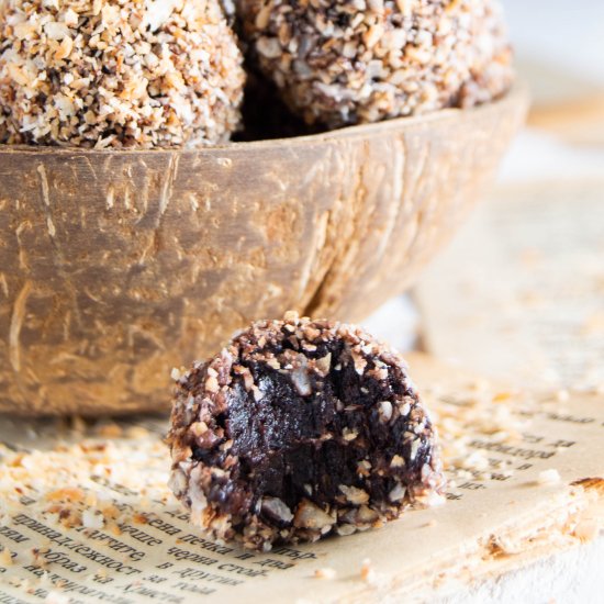 Raw chocolate truffles