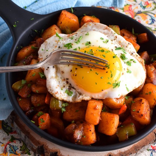 Potato and Bell Pepper Breakfast Hash