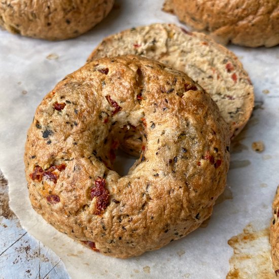 Paleo Sun-Dried Tomato Bagels