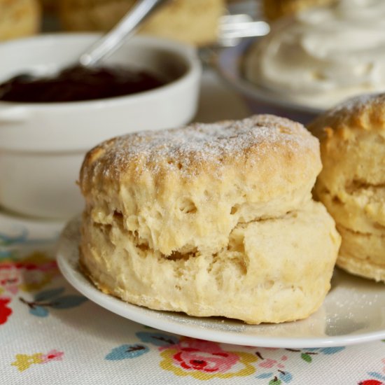 lemonade scones (3 ingredients)