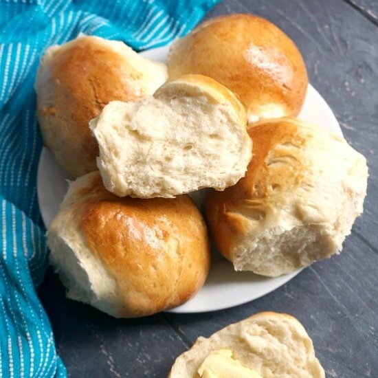 Fluffy Dinner Rolls