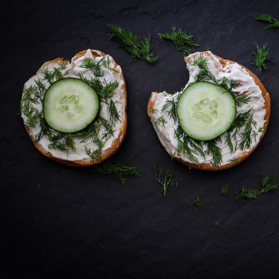 Vegan Shallot Cream Cheese Bagels