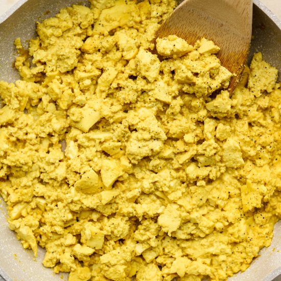 the best soft & eggy tofu scramble