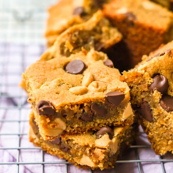 Peanut butter blondies