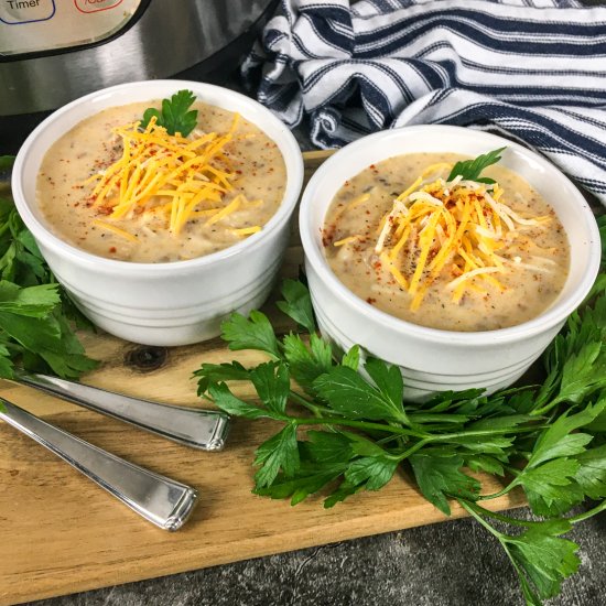 Vegetarian “Cheeseburger” Soup