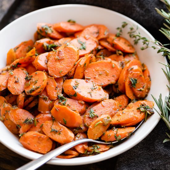 Stovetop Garlic Herb Carrots