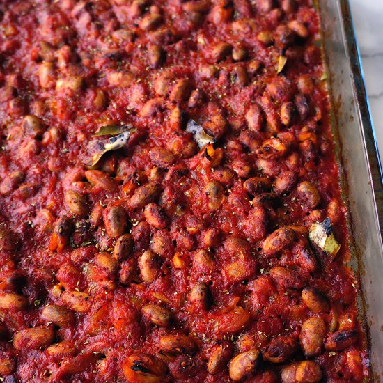 Vegetarian oven-baked beans