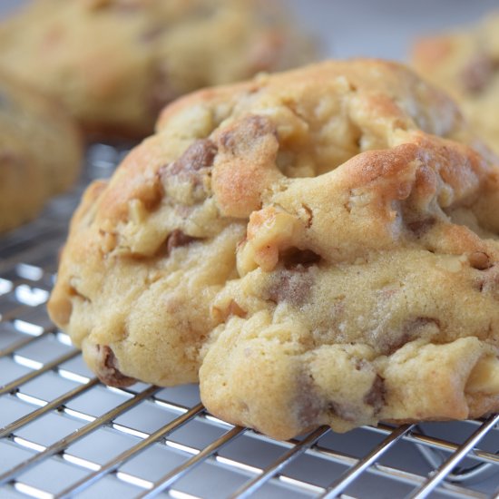 Giant Chocolate Chip Cookies