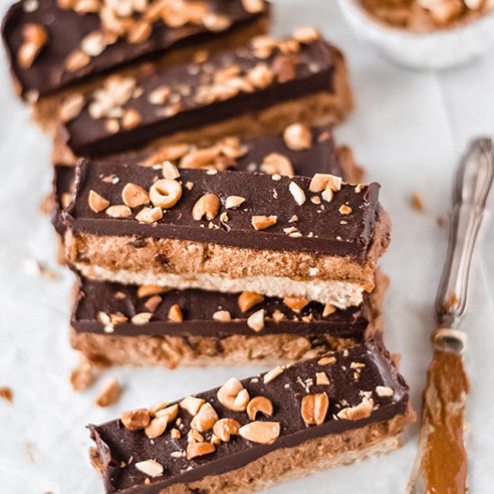 HEALTHIER PEANUT & CARAMEL BARS