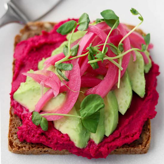 Roasted Beet Hummus Smørrebrød