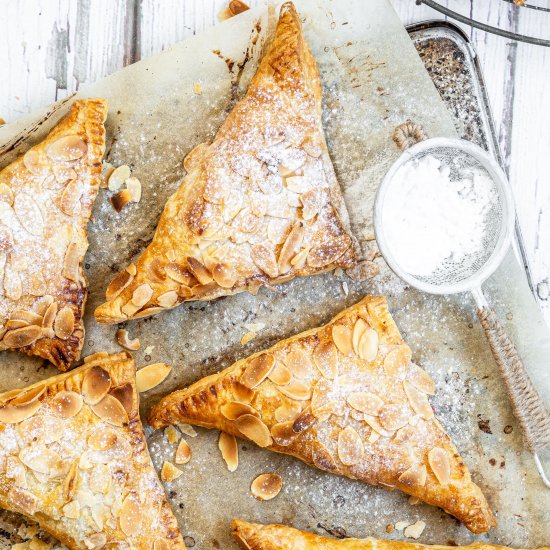 VEGAN APPLE AND RASPBERRY TURNOVERS