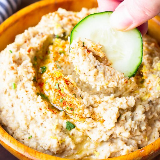 Roasted Garlic Cauliflower Hummus