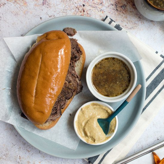 Roast beef french dip sandwich