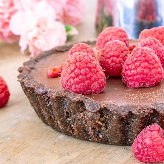 RAW VEGAN CHOCOLATE TART