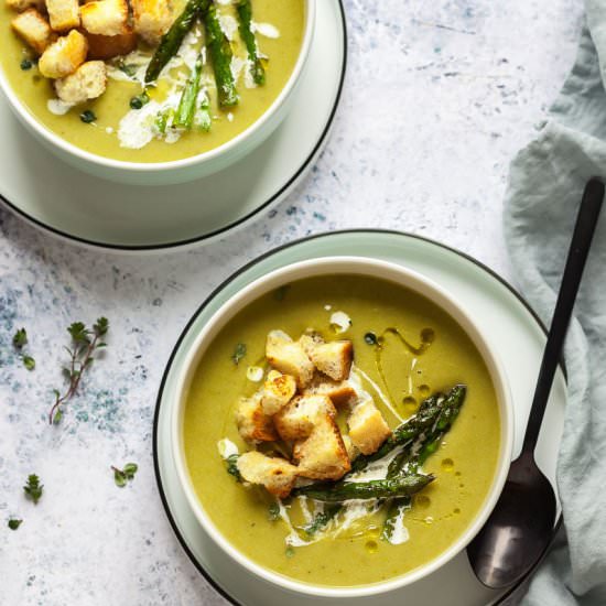 Healthy Creamy Asparagus Soup