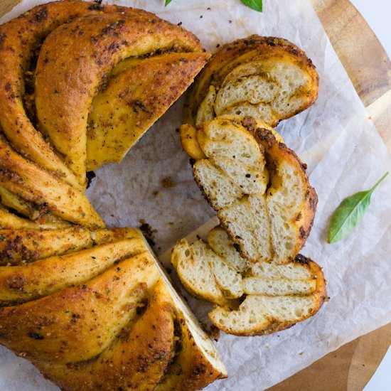 Sundried tomato pesto bread