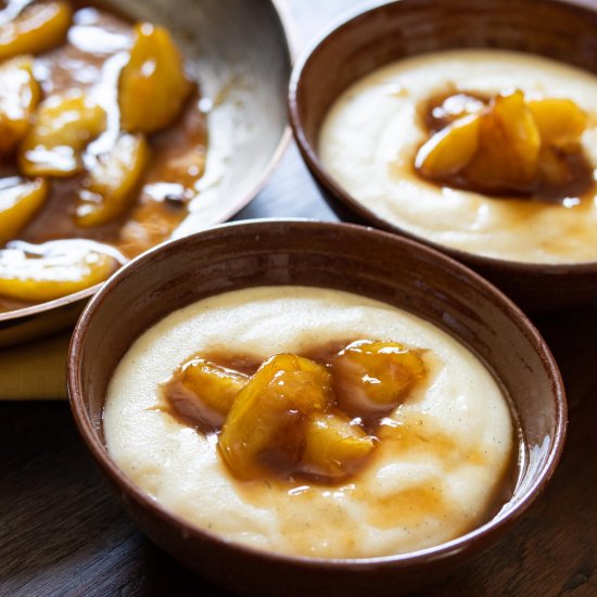 Caramel Apples with Semolina Pudding