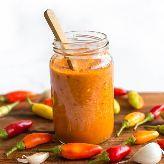 5-Minute Homemade Sriracha Sauce