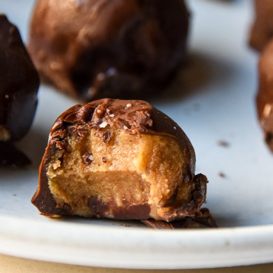 Chewy Salted Caramel Date Truffles