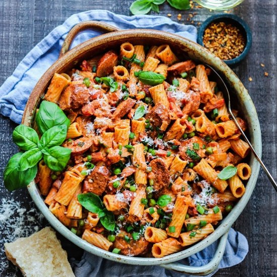 vodka rigatoni w/ sausage & peas