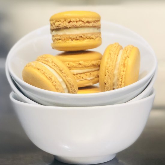 mango macarons