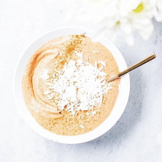 Carrot Cake Smoothie Bowl