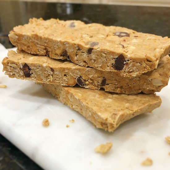 Peanut Butter Choc Chip Granola Bar