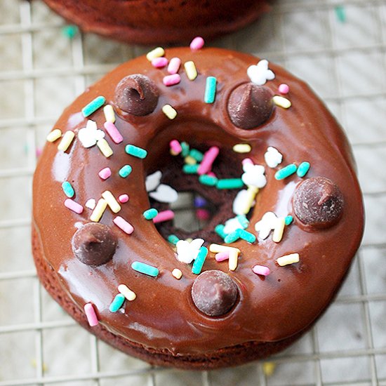 Baked chocolate mochi donuts