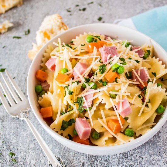 Cheesy Leftover Ham Pasta