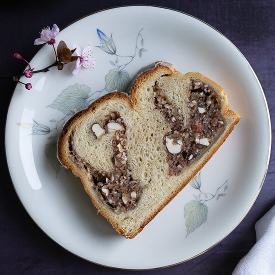 Vegan nut braid