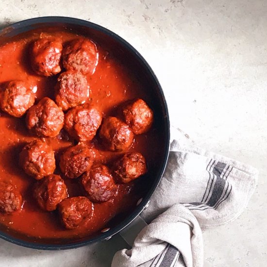 Meatballls with tomato sauce