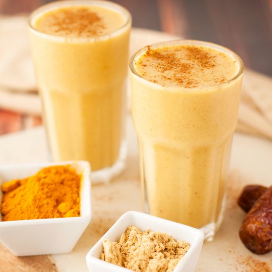 Clean Eating Turmeric Smoothie