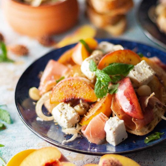 Peach and Prosciutto Salad