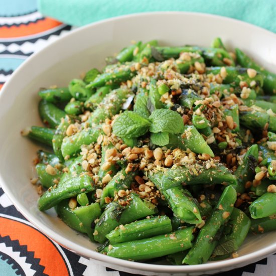 Sugar snap peas with pine nuts