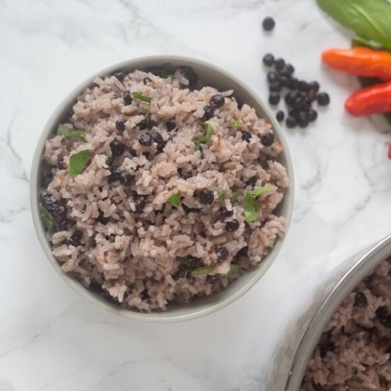 Rice with pigeon peas and coconut