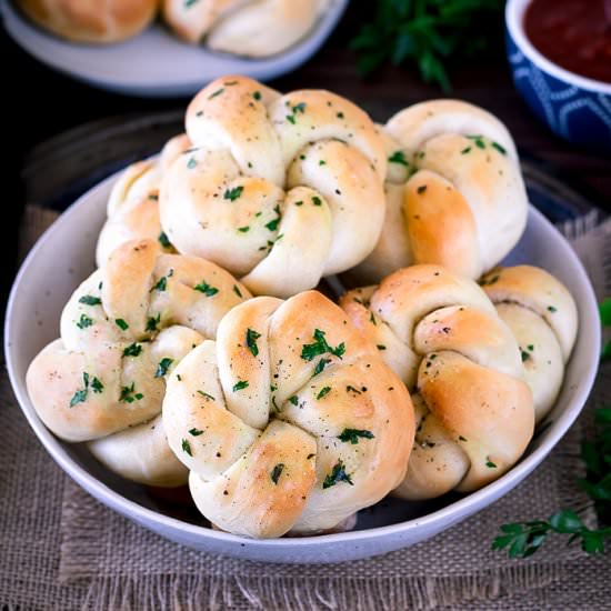 Homemade Easy Garlic Knots