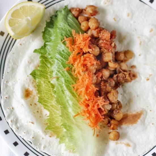 Vegan Wraps with chickpeas filling