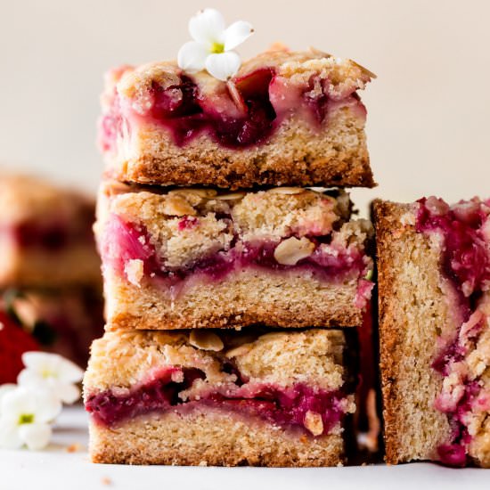 Strawberry Rhubarb Crumb Bars