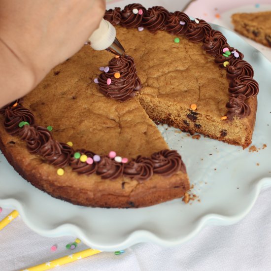 Easy Chocolate Chip Cookie Cake