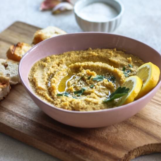 Super simple hummus