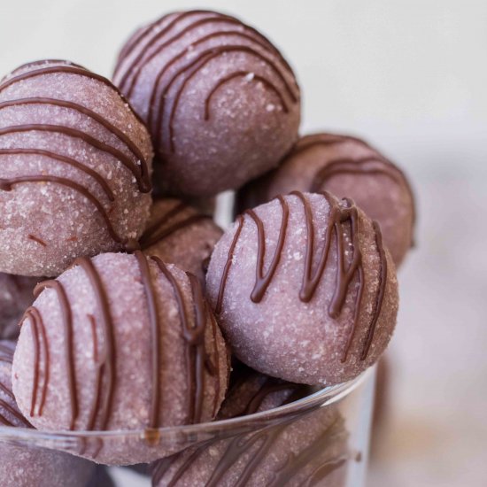 No-bake raspberry Coconut Balls