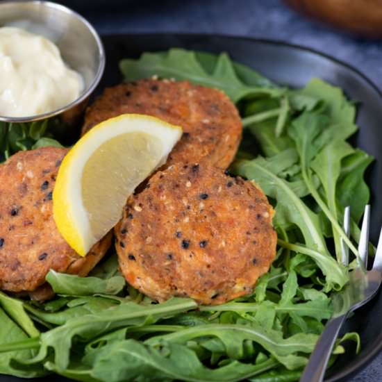 Super Simple Salmon Cakes